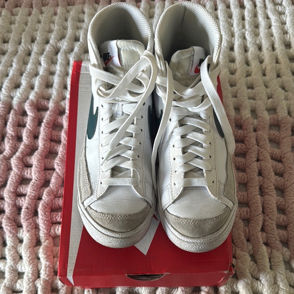 Nike Kids White and Green Sneakers